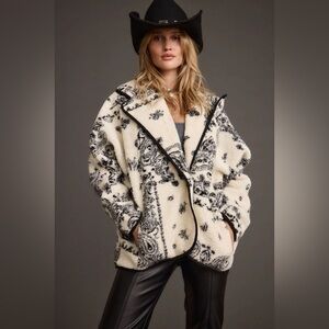 12th Tribe Coyote Printed Sherpa Jacket black & cream size L